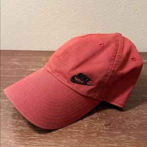 Nike Heritage 86 Women’s Adjustable Hat